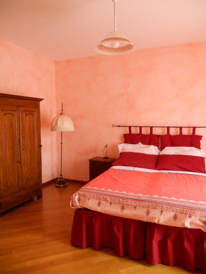 Beb Villa Aurora Карманьола Екстериор снимка